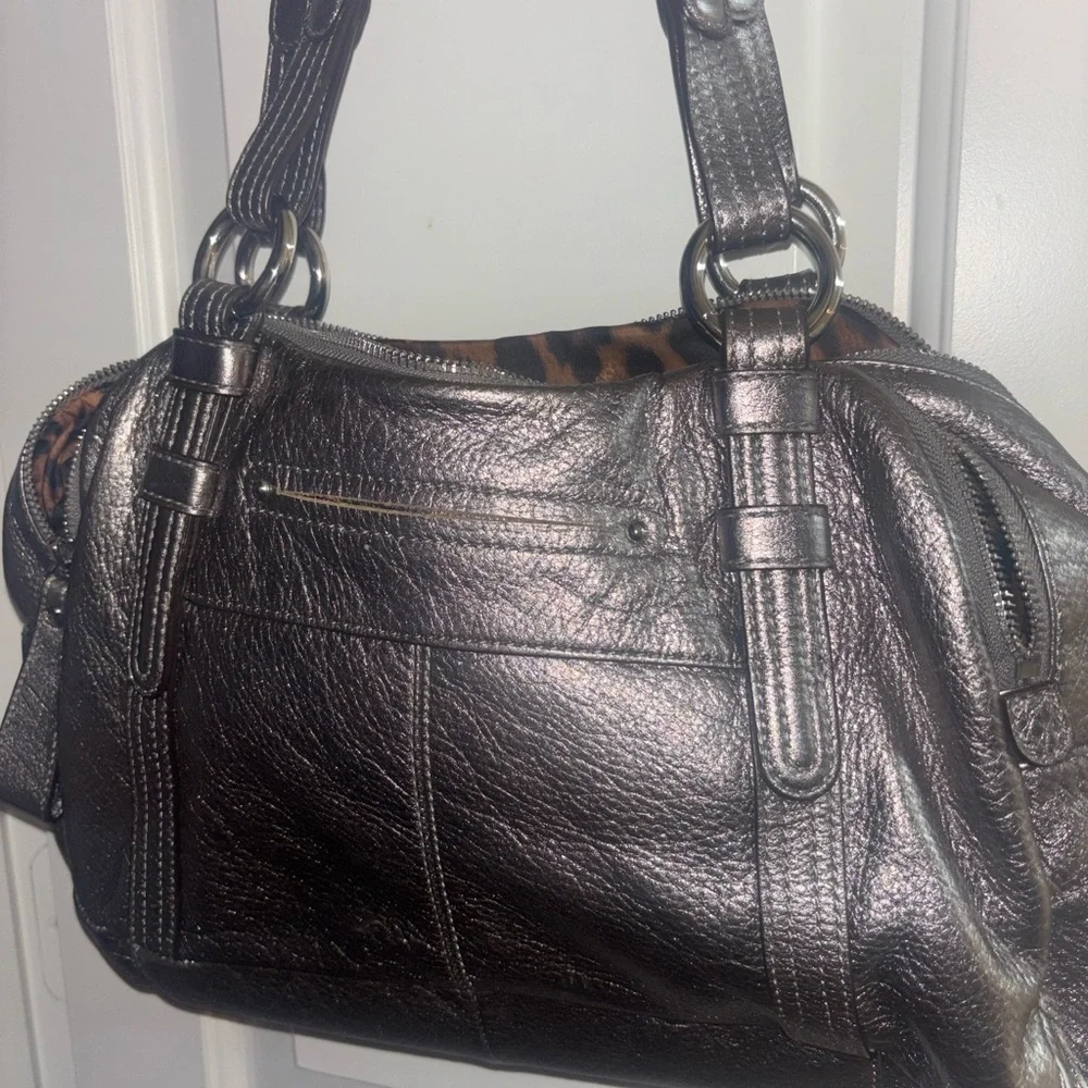 B. Makowsky metallic silver shoulder bag - Picture 2 of 3